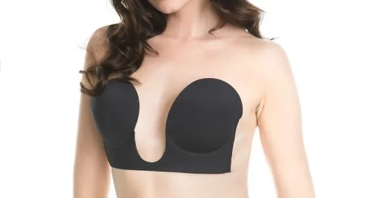 Jak założyć stanik samoprzylepny, aby uniknąć problemów z odklejaniem