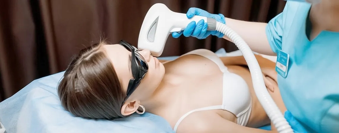 Od jakiego wieku depilacja laserowa? Poznaj ważne zasady i zalecenia