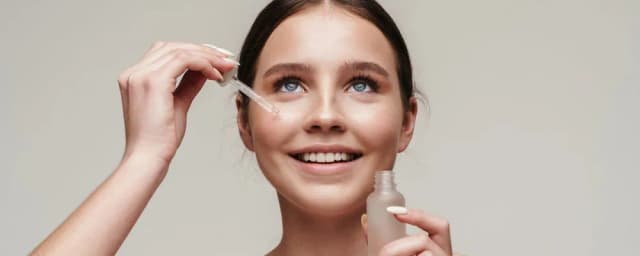 Jakie witaminy na ładną cerę? Odkryj sekrety zdrowej skóry