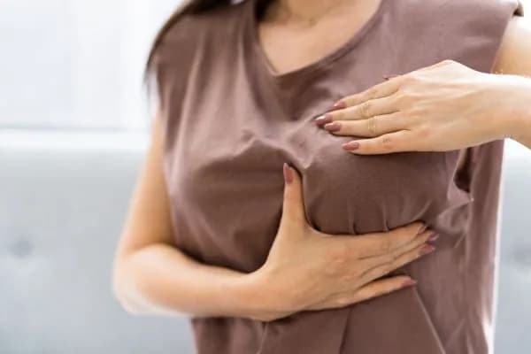 Masaż biustu jak zrobić: skuteczne techniki dla piękniejszego dekoltu