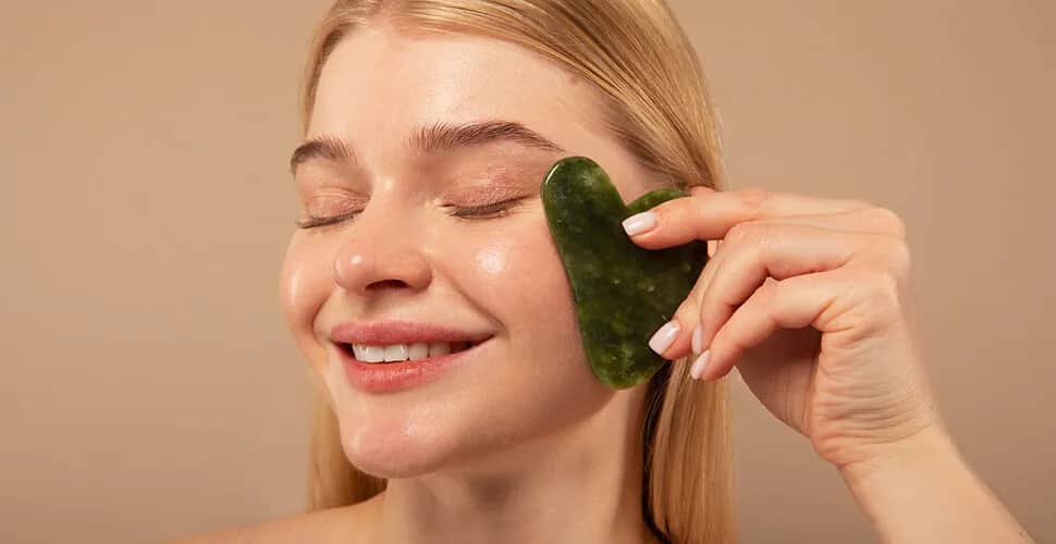 Jak wykonywać masaż twarzy, by uniknąć błędów i zyskać zdrową skórę