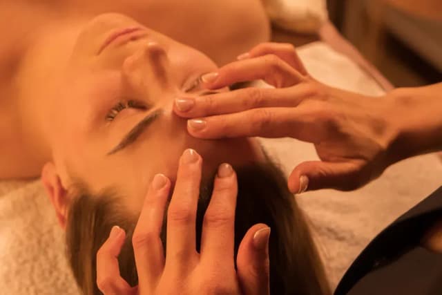 Masaż transbukalny jak często? Odkryj idealną częstotliwość zabiegów