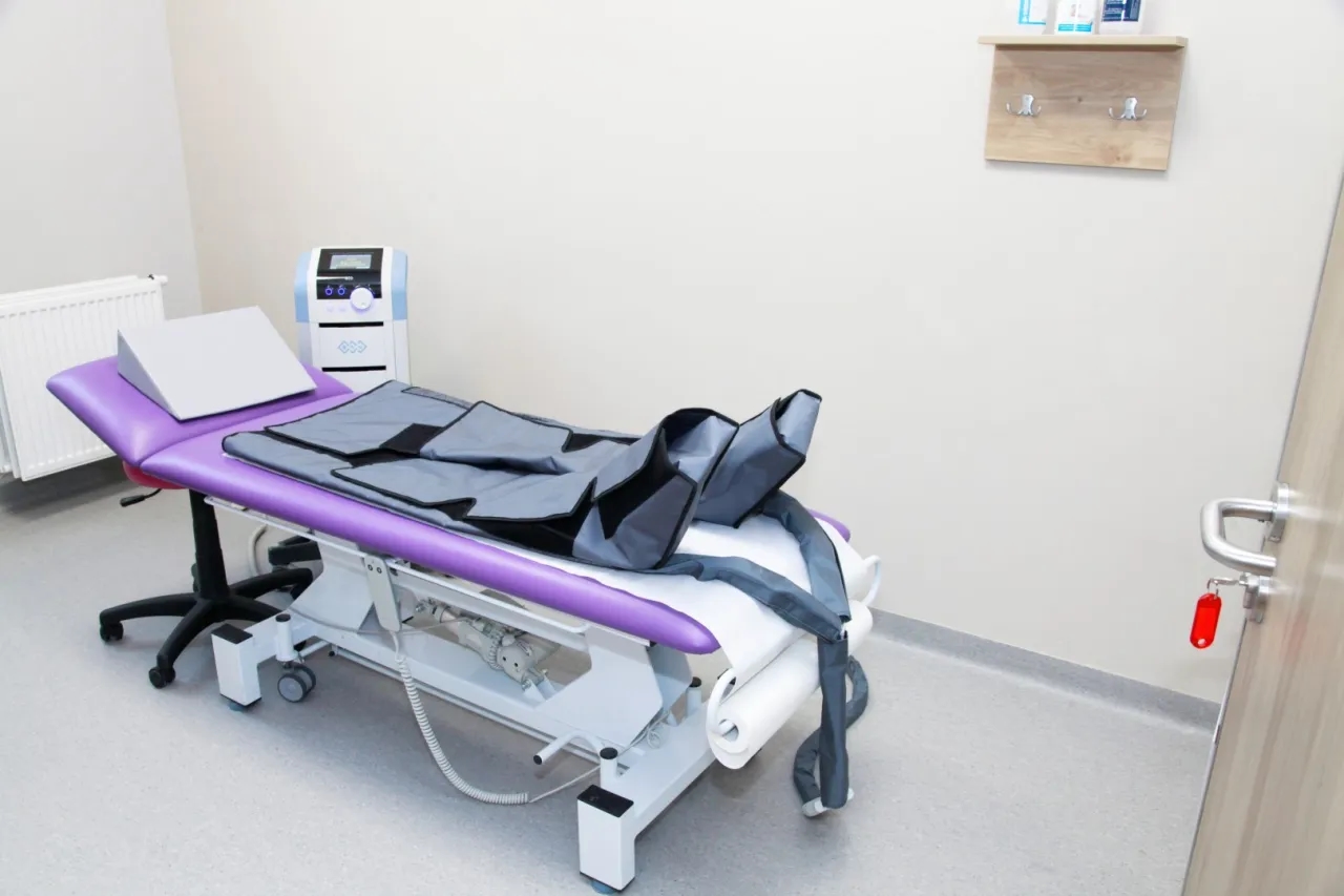 Masaż pneumatyczny co to jest i jak może poprawić Twoje zdrowie