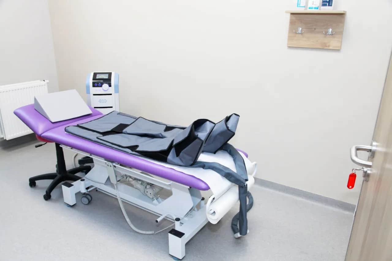 Masaż pneumatyczny co to jest i jak może poprawić Twoje zdrowie