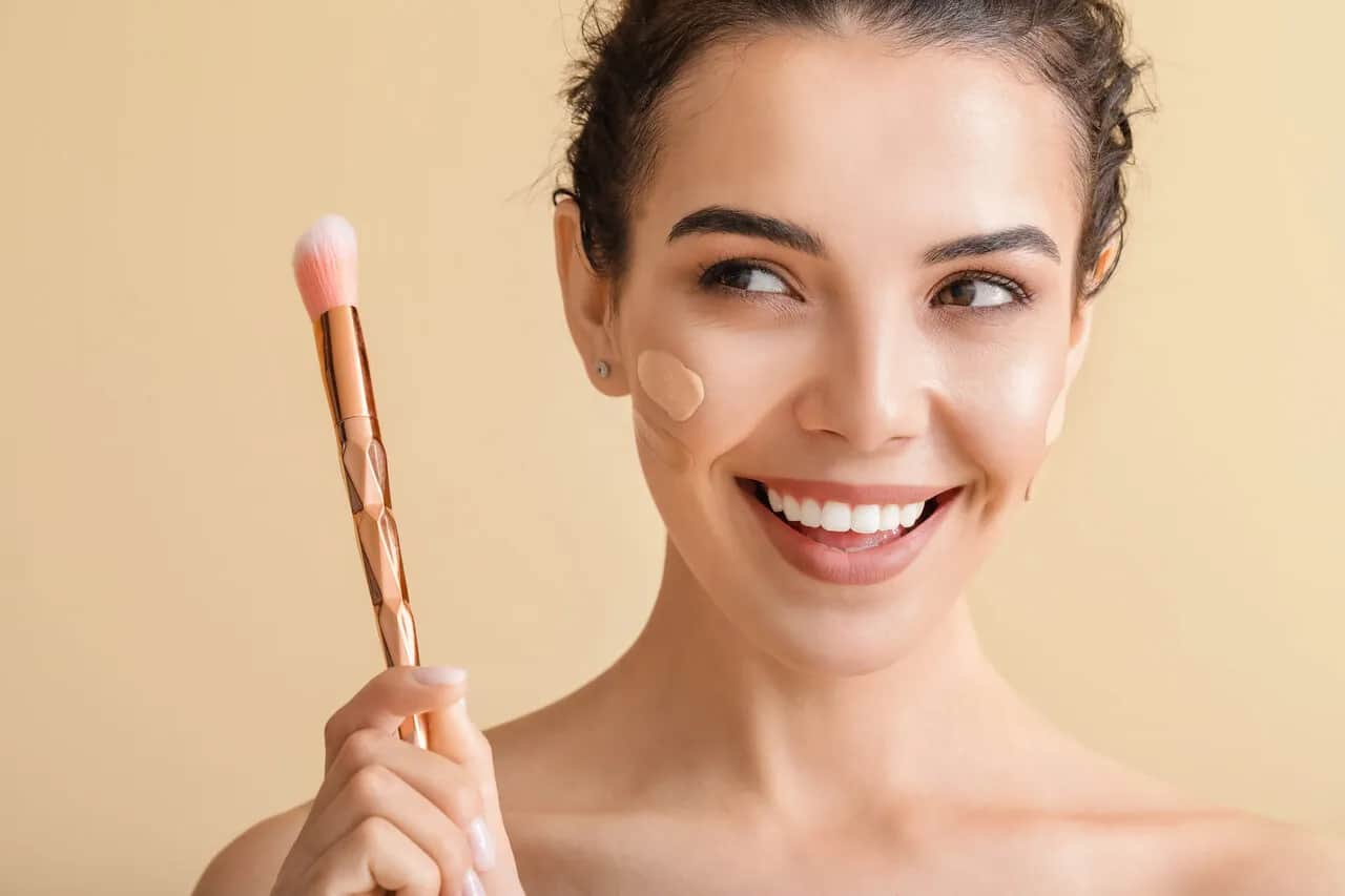 Najlepszy podkład do cery tłustej – uniknij błyszczenia i zatykania porów